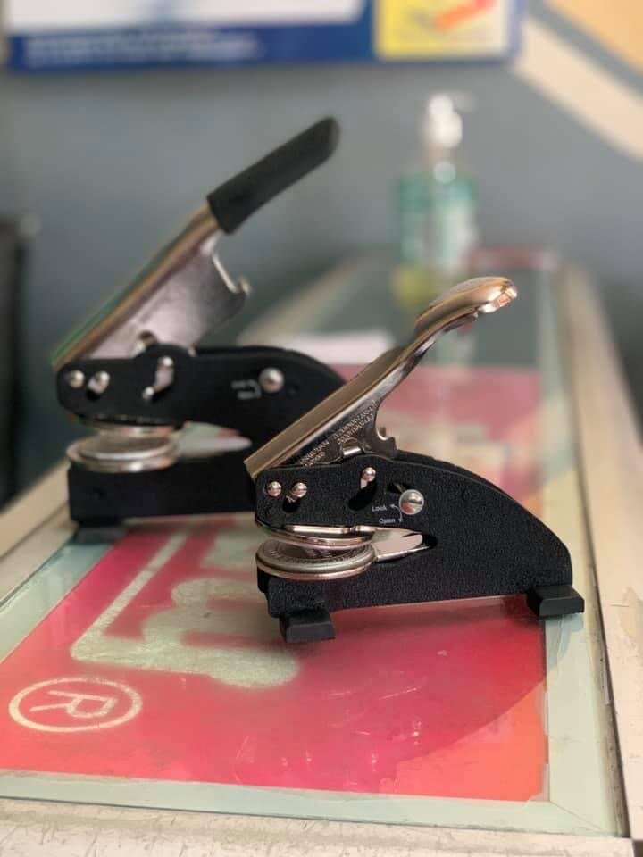 Cachet standard et cachet sec