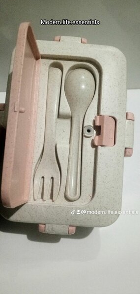 Bobby lunch box with extra container and free spoon