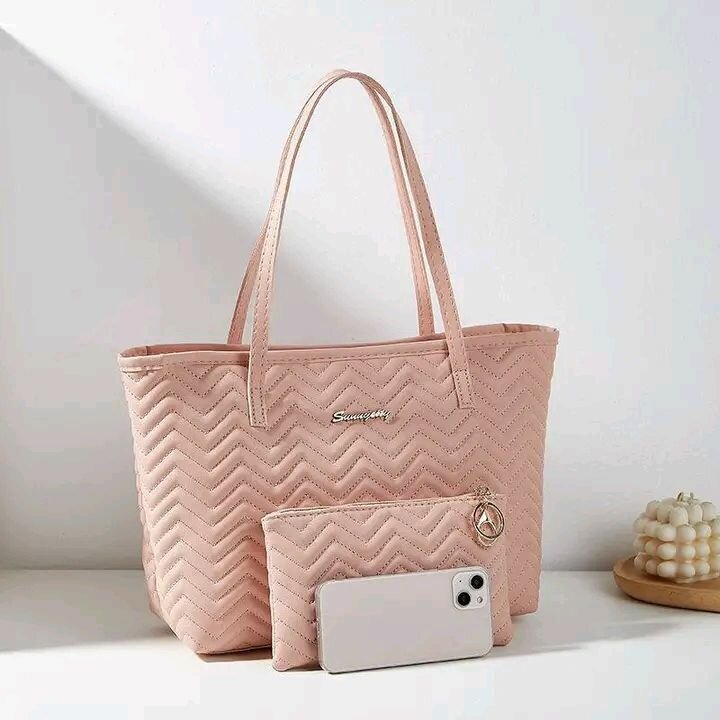 Sac à main en cuir texturé