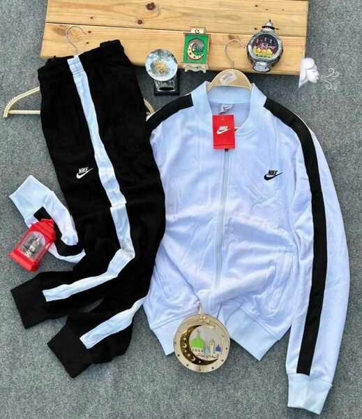 Survêtement Nike moderne