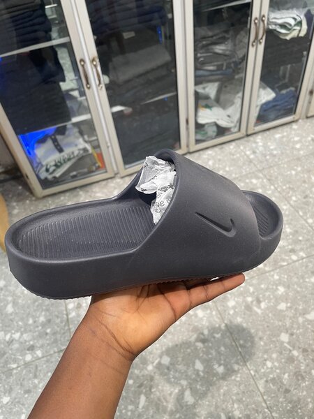 Claquettes confort homme noires