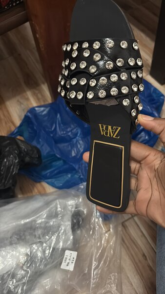 Sandales cloutées glamour