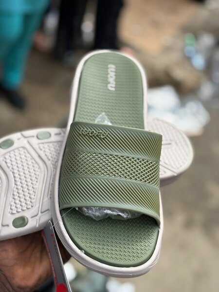 Claquettes confort vertes