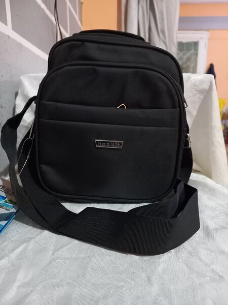 Sac bandoulière en toile noir