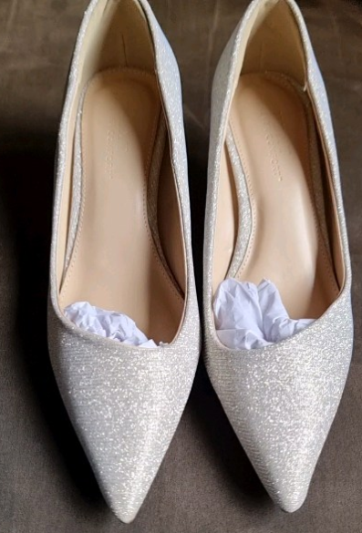 shoes gloss patent heel