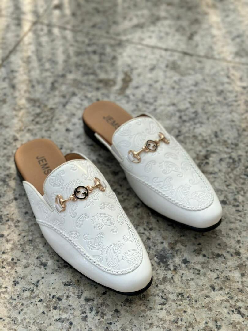 Mules en cuir blanc élégantes