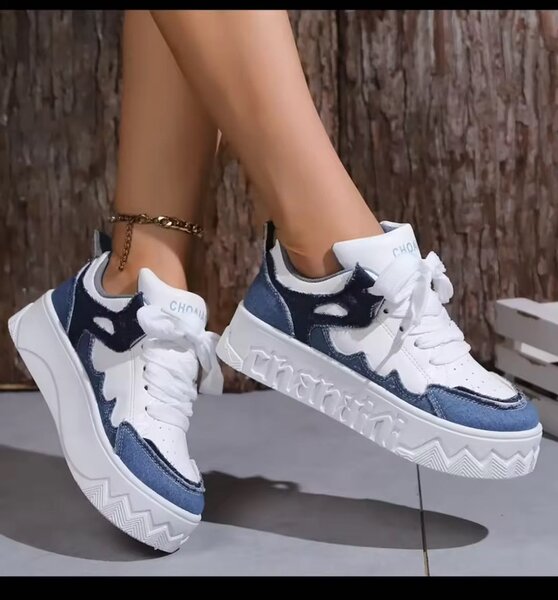 Ladies sneakers