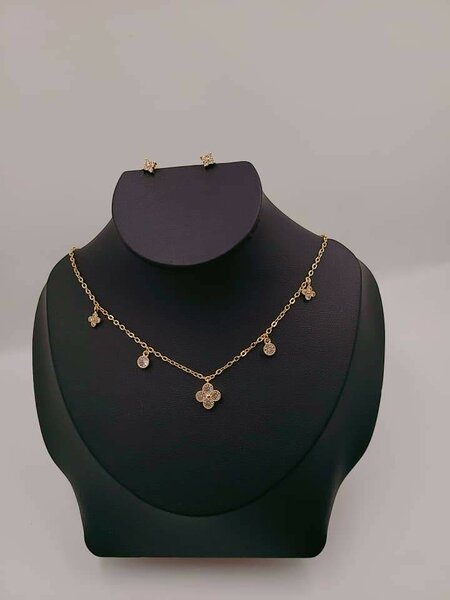 Élégant ensemble collier et boucles