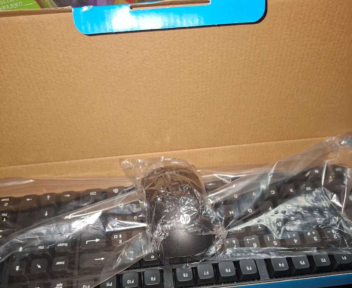 Clavier et Souris HP CS700 - Noir