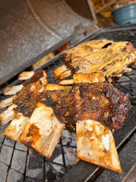 Côtes de bœuf grillées BBQ