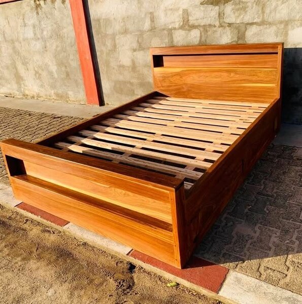 Lit en bois massif pour chambre