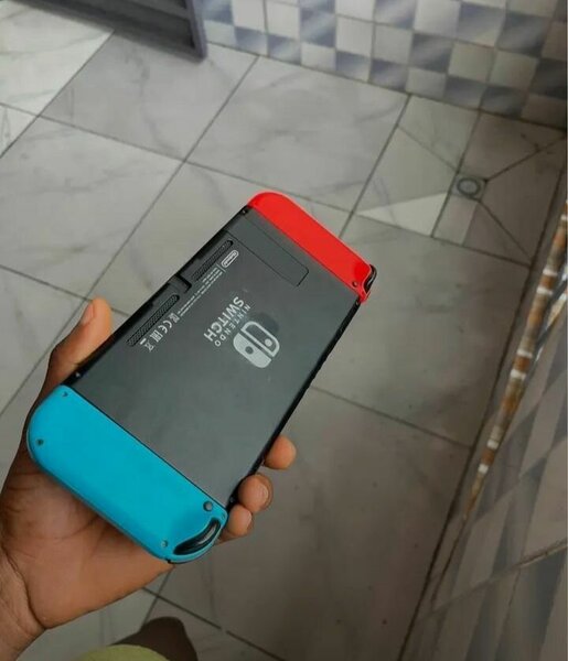 Nintendo Switch avec Joy-Con