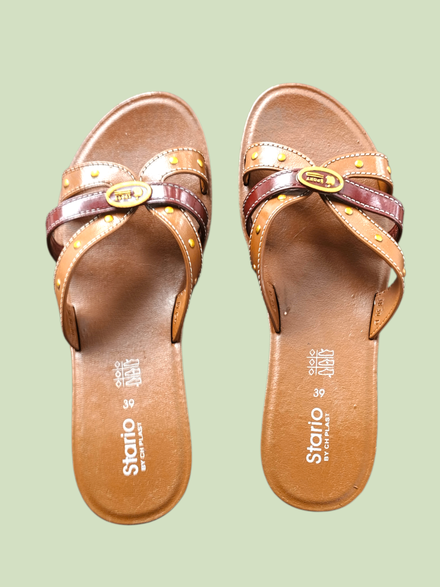 Sandales en plastique