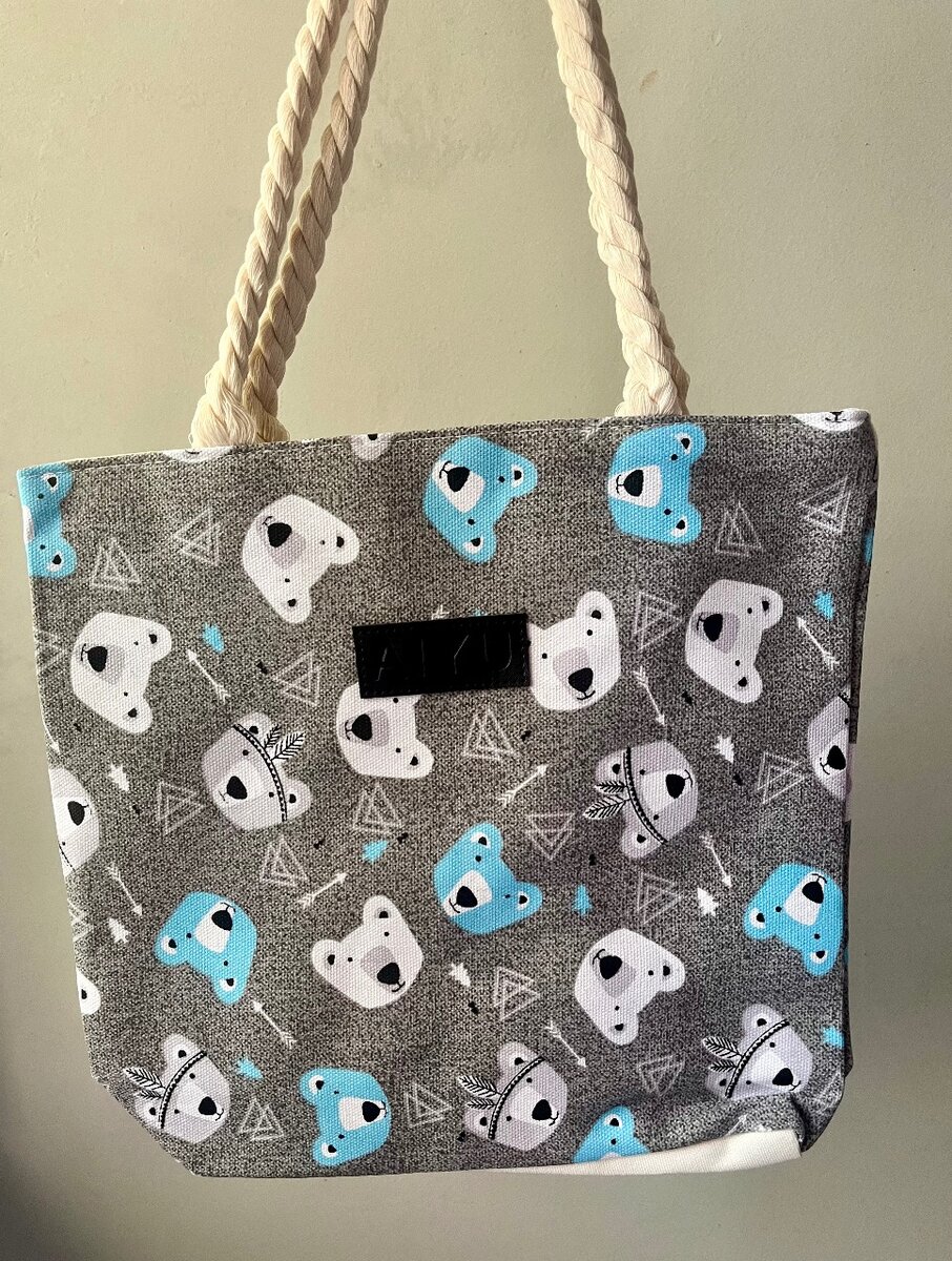 Tote bag
