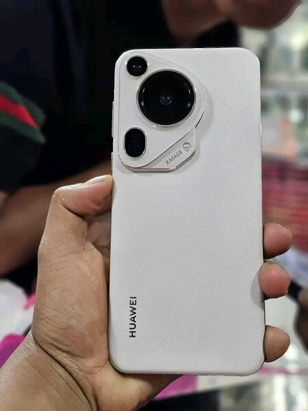 HUAWEI PURA 70 ULTRA