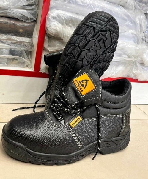 Safety boots