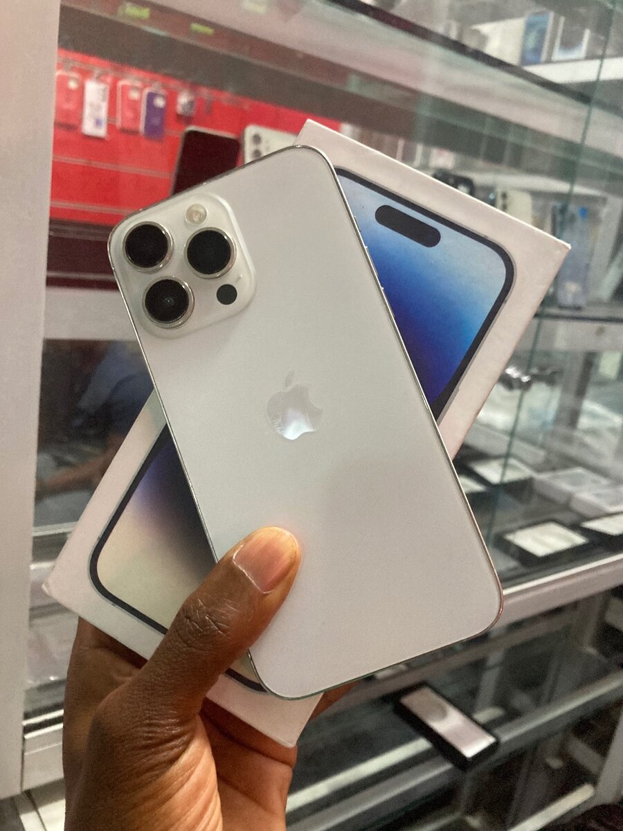 iPhone 14 pro Max en très bon état en vente  troc possible