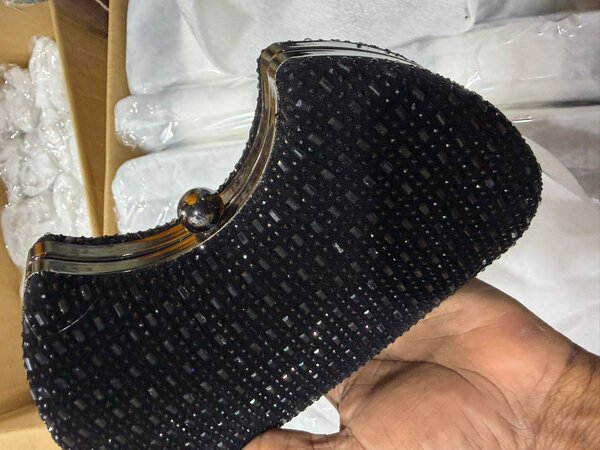 Clutch élégant strass noir