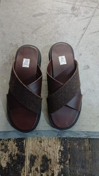 Sandales en cuir croisées