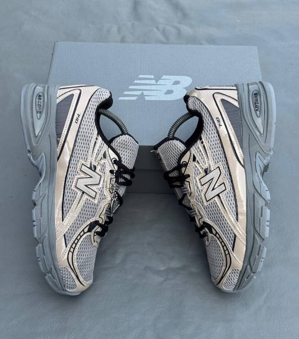 New Balance 9060 argent et gris