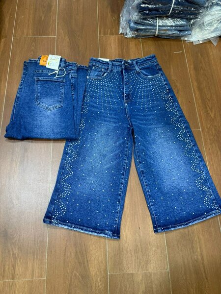 Jeans larges avec strass