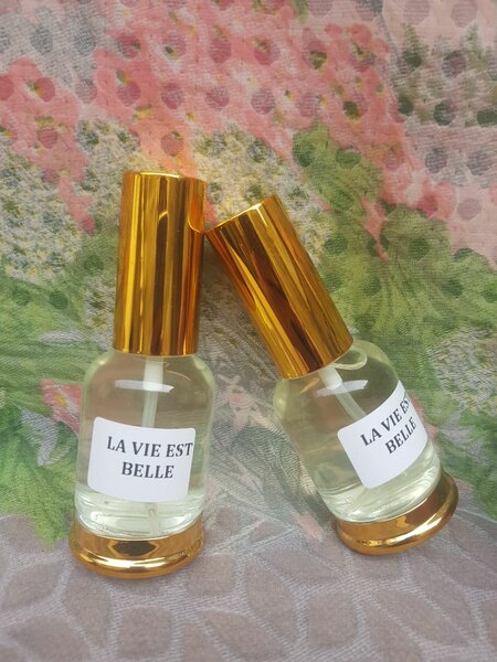 Parfums Miniatures Élégants