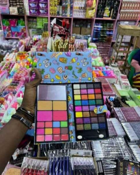 Palette de maquillage colorée