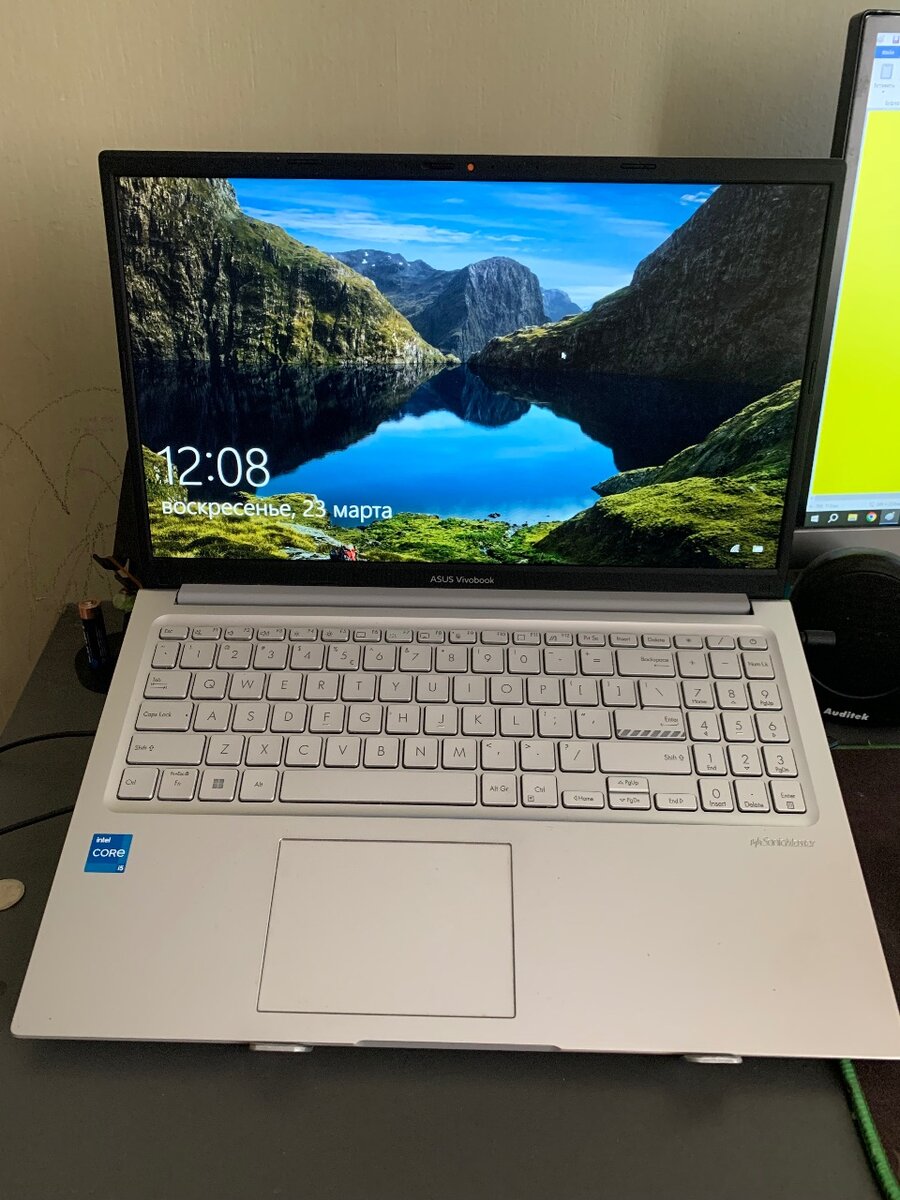 Asus vivobook 15 (i5 1235u)