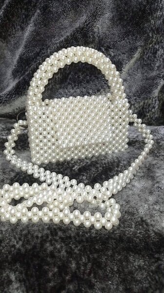 Sac à main perles élégant