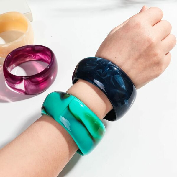 Bracelet en résine colorée