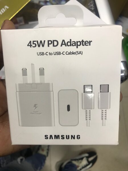 Samsung super fast charger 45W
