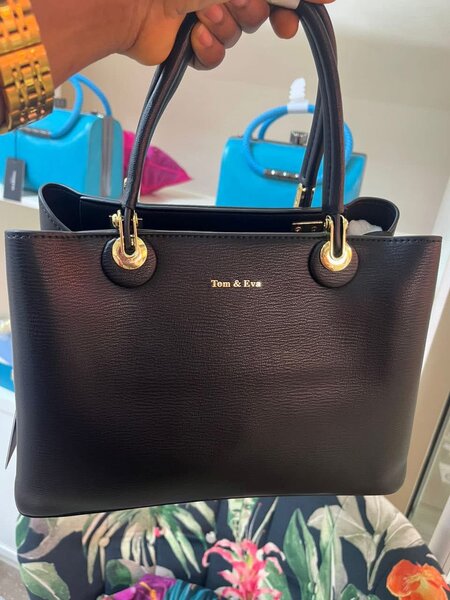Sac à main en cuir noir Tom & Eva