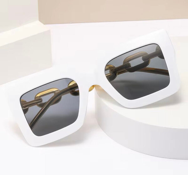 Lunettes de soleil carrées élégantes