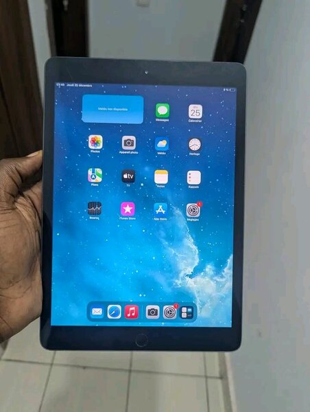 iPad 9.7 pouces WiFi Gris