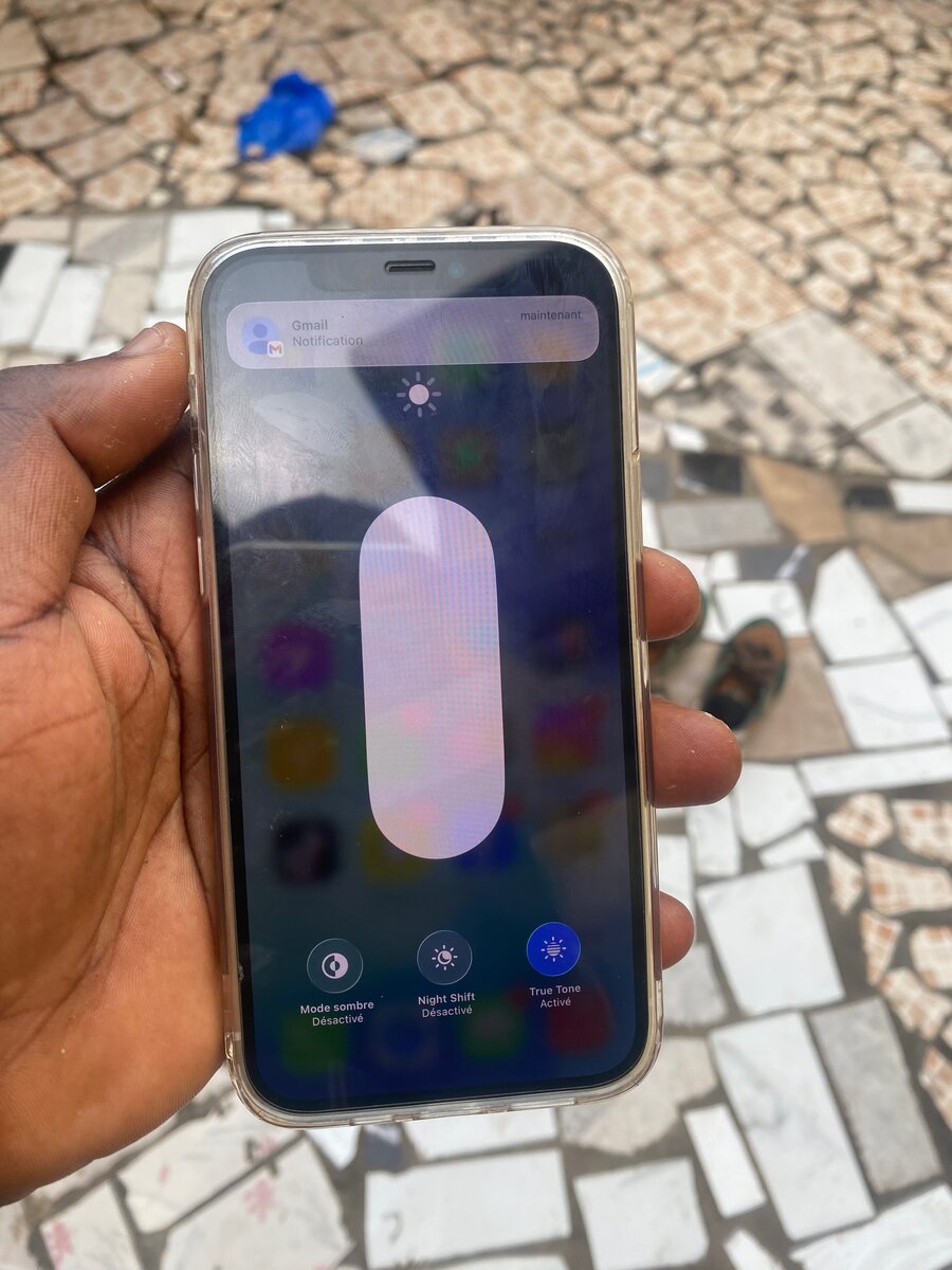 iPhone12 simple 64g casi