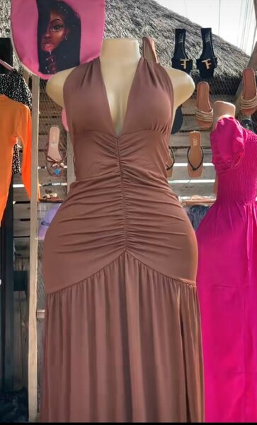 Robe longue élégante marron