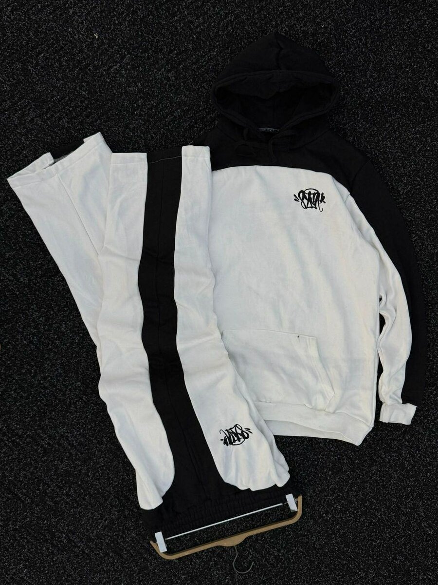 survêtement syna world