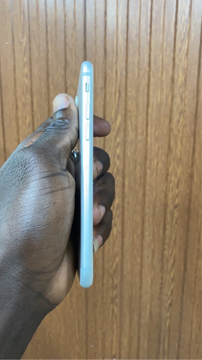 Iphone 7simple disponible en seconde main rien a signaler i