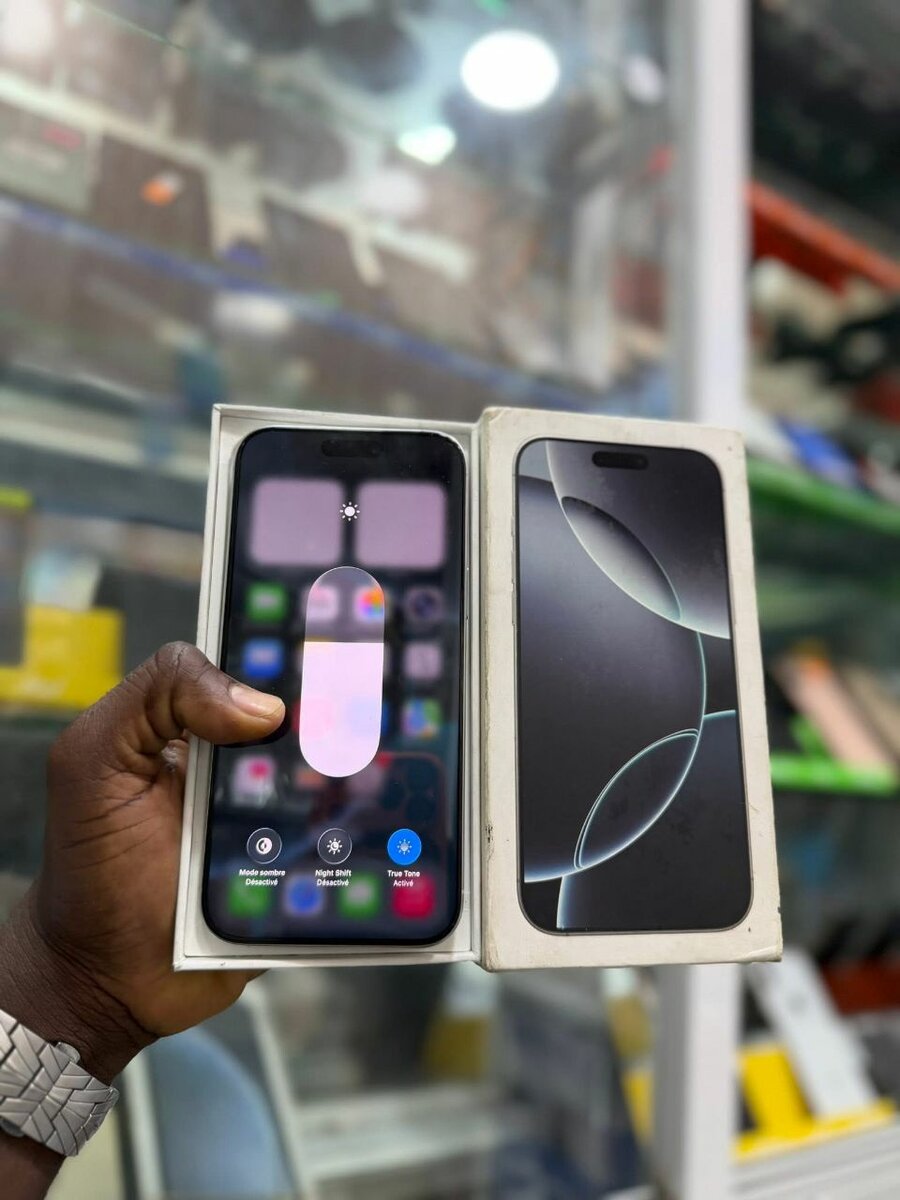 iPhone 16 Pro Max Blanc