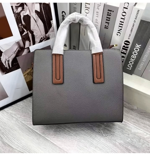 Sanc a main disponible