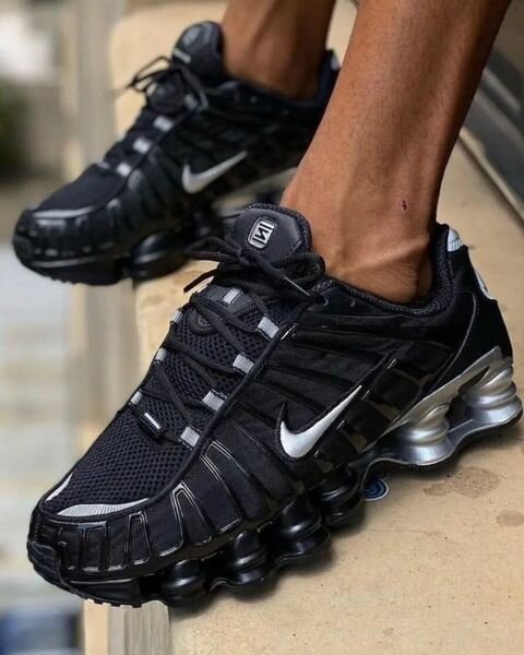 Chaussures de sport noires homme