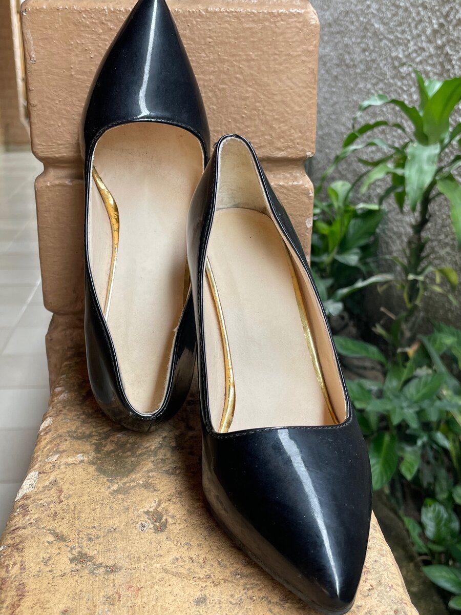 Elegant Black Stiletto Heels