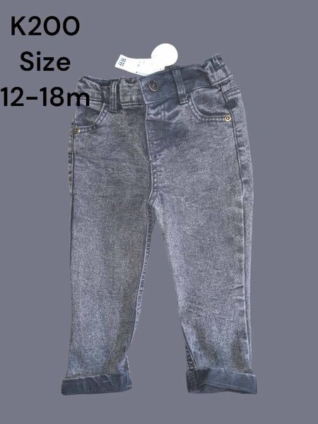 Kids classic jeans for grabs