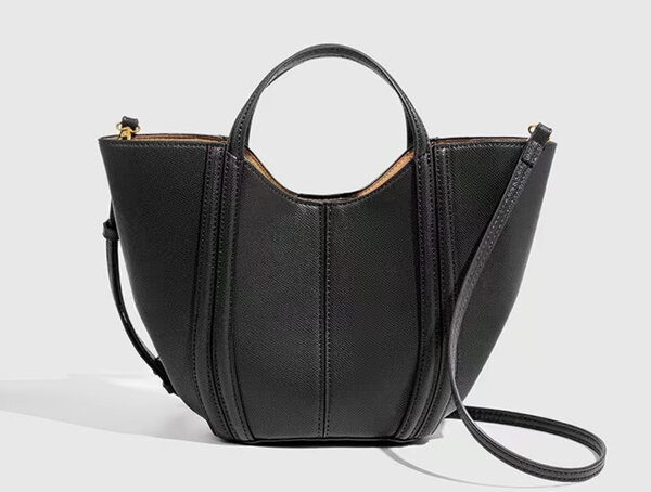 Sac à main noir en cuir