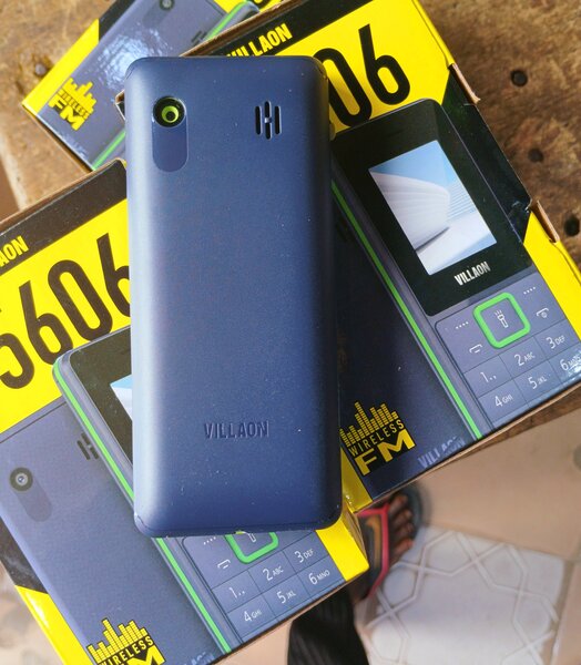 Téléphone Portable V5606 Dual SIM