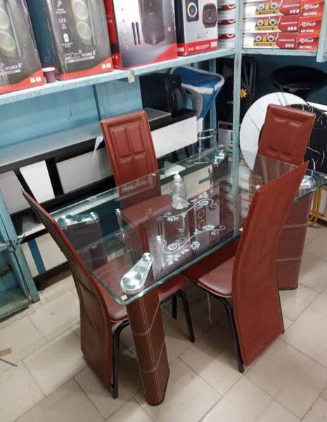 Table de salle à manger en verre