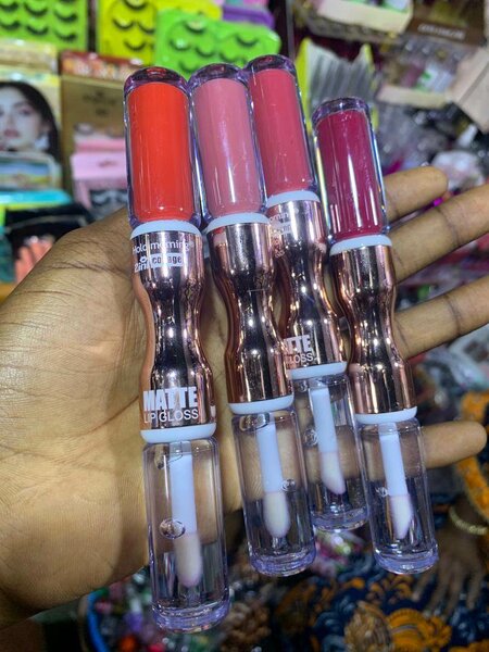 Gloss à Lèvres Mat Professionnel