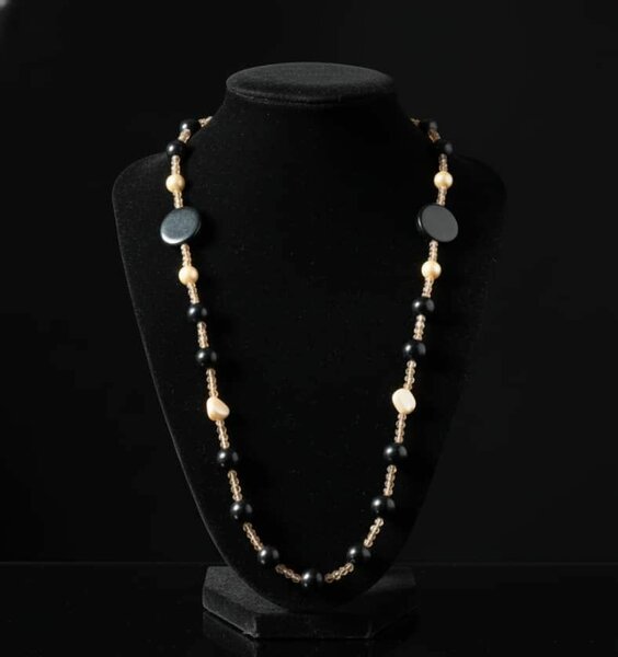 Collier perles noir et or