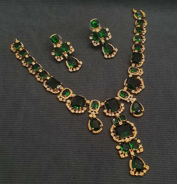 Ladies wedding set Necklace and earrings