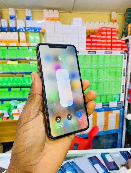 IPHONE 11 PRO MAX 256Gig